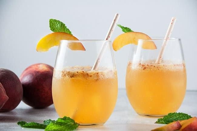 Sparkling Moscato Spritzer with Peach