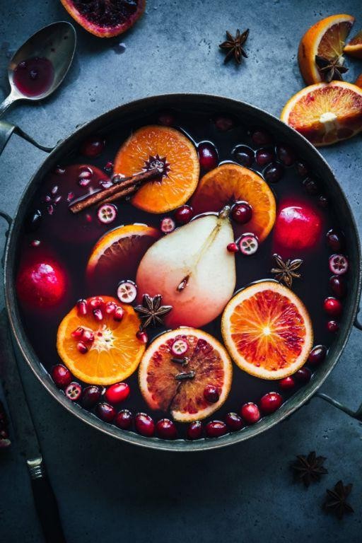 Spiced Mulled Wine with Citrus and Cloves