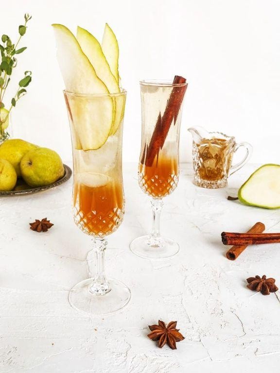 Spiced Pear Prosecco Punch