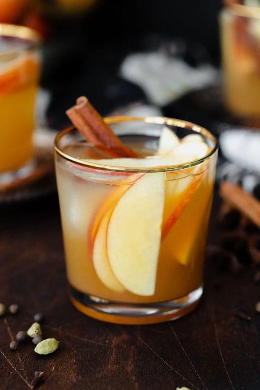Spiced Rum Apple Cider with Meyers Dark Rum