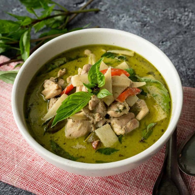 Spicy Green Curry with Chicken and Basil