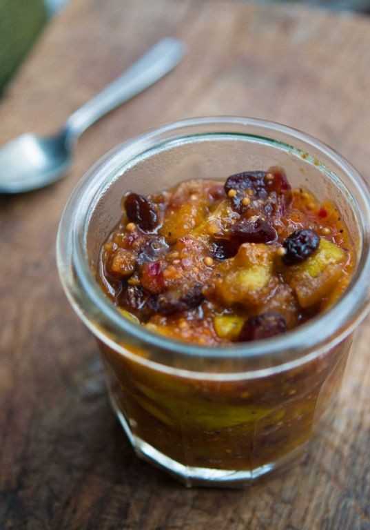 Spicy Green Fig Chutney