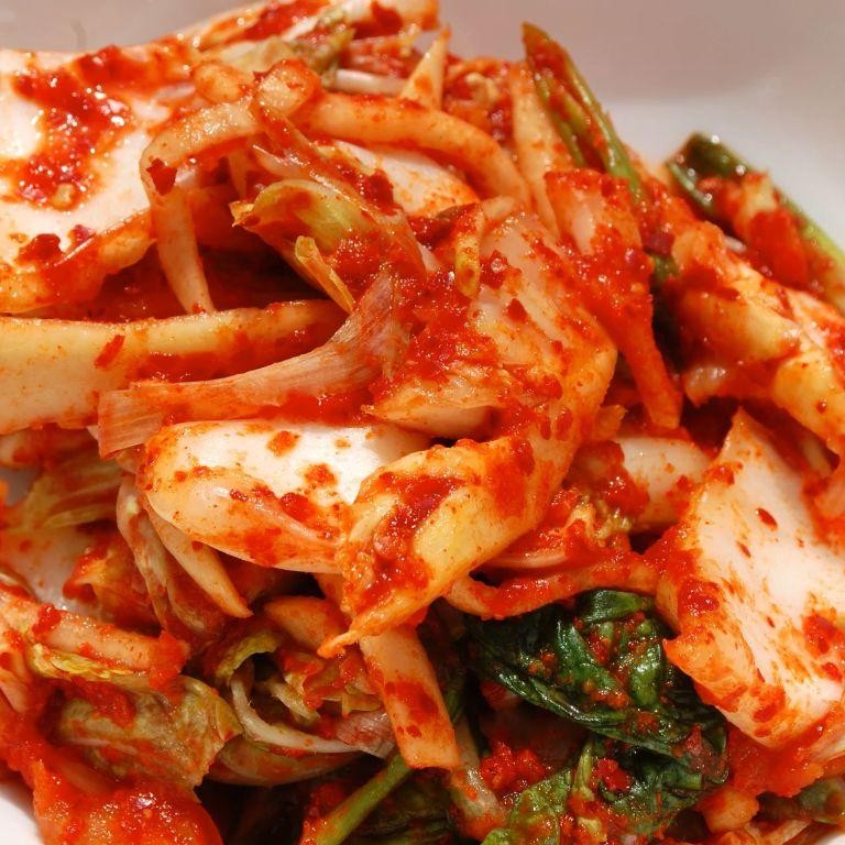 Spicy Pickled Cabbage with Garlic and Chili