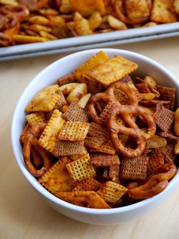 Spicy Sriracha Chex Mix