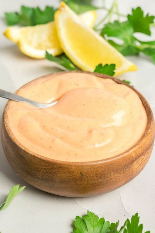 Spicy Sriracha Mayo Bread Dip