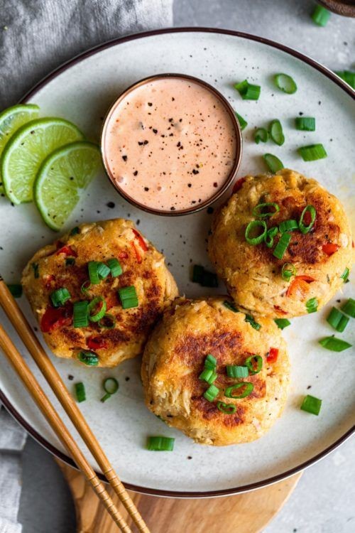 Spicy Sriracha Tuna Cakes with Avocado Lime Sauce