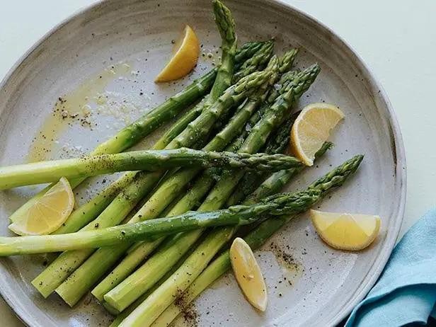 Steamed Asparagus with Olive Oil