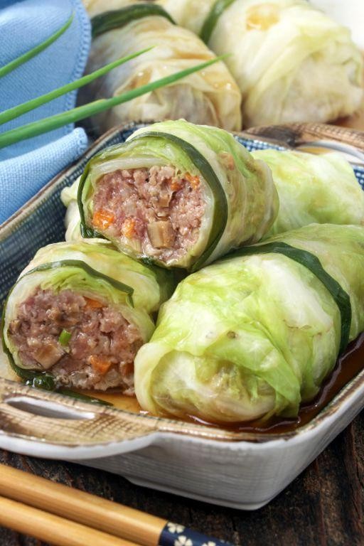 Steamed Chinese Cabbage Rolls with Minced Pork