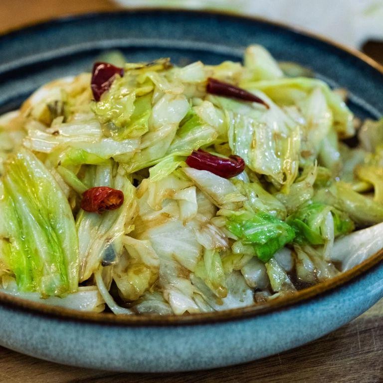 Stir-Fried Chinese Cabbage with Garlic