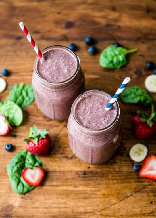 Strawberry Blueberry Spinach Smoothie
