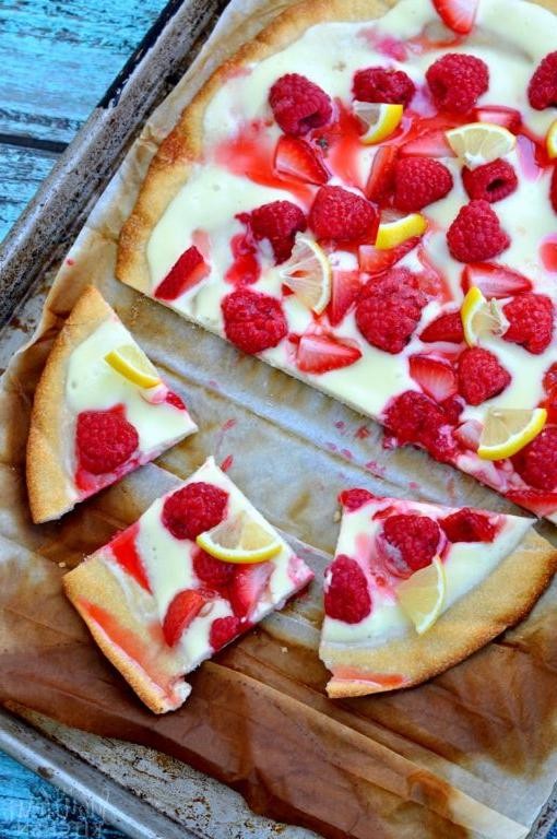 Strawberry Cheesecake Dessert Pizza