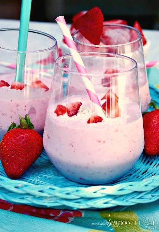 Strawberry Coconut Vanilla Smoothie