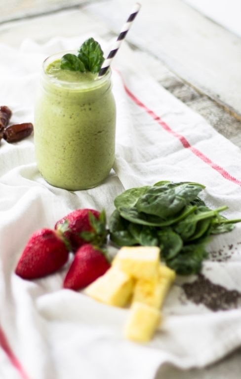 Strawberry Pineapple Green Smoothie