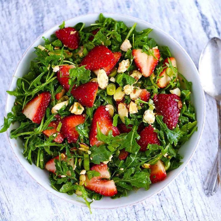 Strawberry and Arugula Salad with Balsamic Glaze