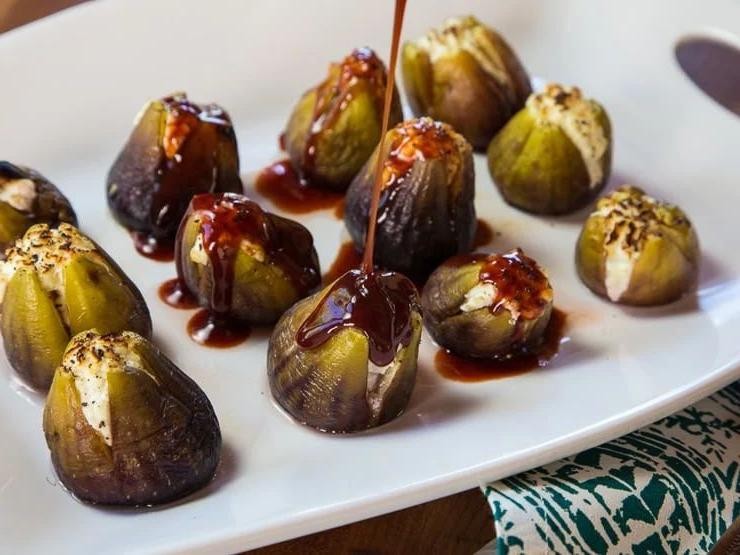 Stuffed Figs with Goat Cheese and Honey
