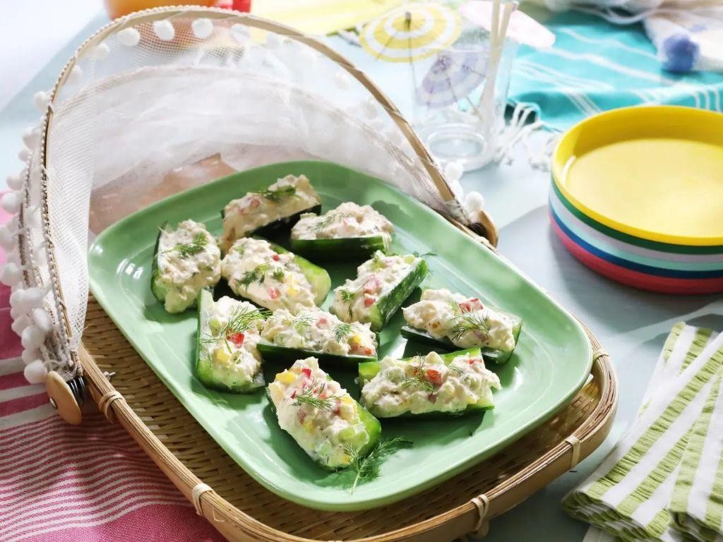 Stuffed cucumber boats with crab