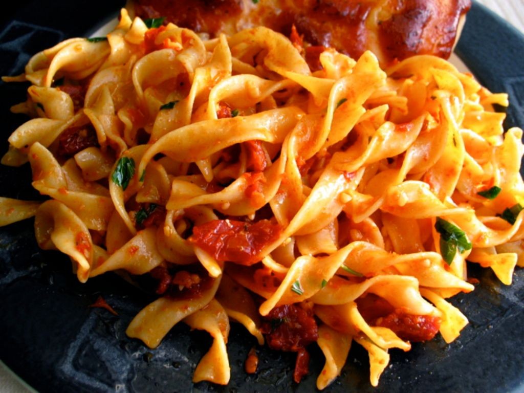 Sun-Dried Tomato Buttered Noodles