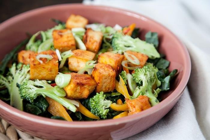 Sweet chili tofu salad