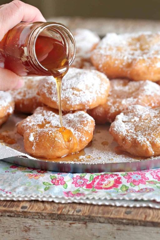 Traditional Sopaipillas with Powdered Sugar