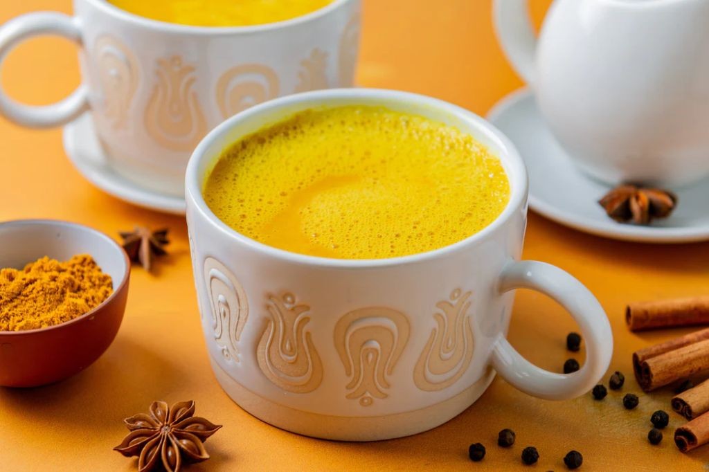 Turmeric Cinnamon Tea Latte