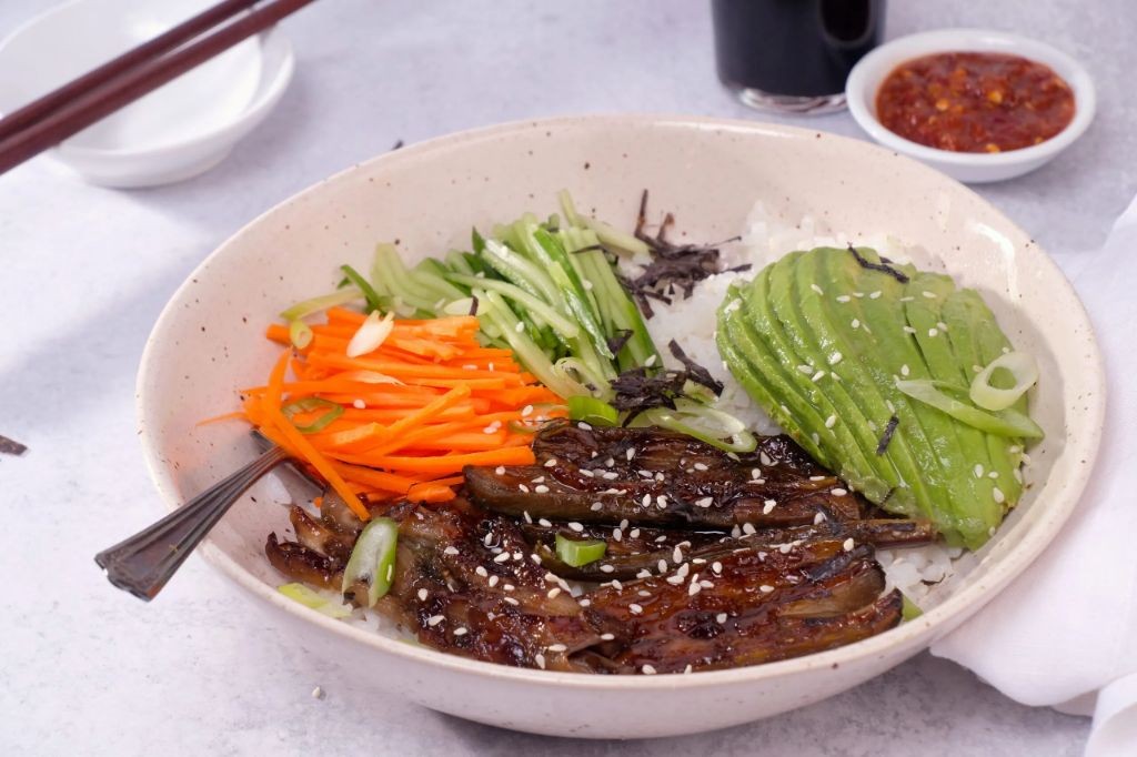 Unagi Eel Sushi Bowl with Unagi Sauce