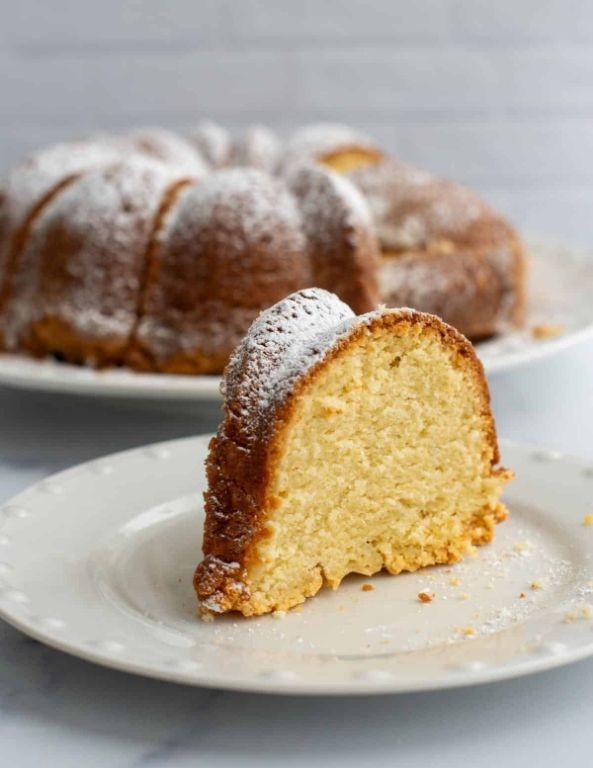 Vanilla Bean Sourdough Pound Cake