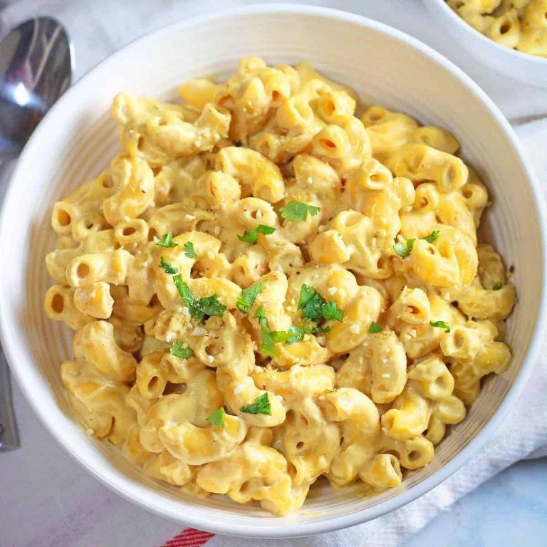 Vegan Cashew Macaroni and Cheese