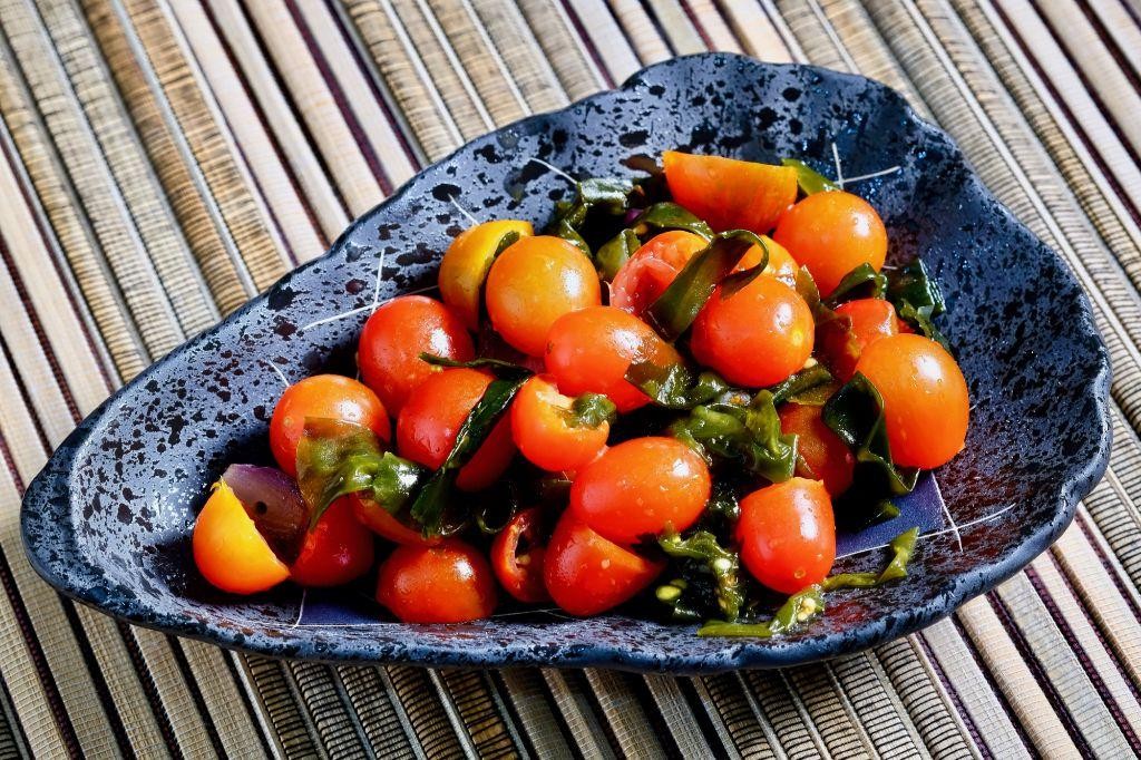 Wakame and Tomato Salad with Umami Dressing