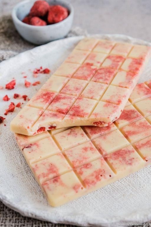 White Chocolate Strawberries with Freeze-Dried Raspberry Dust