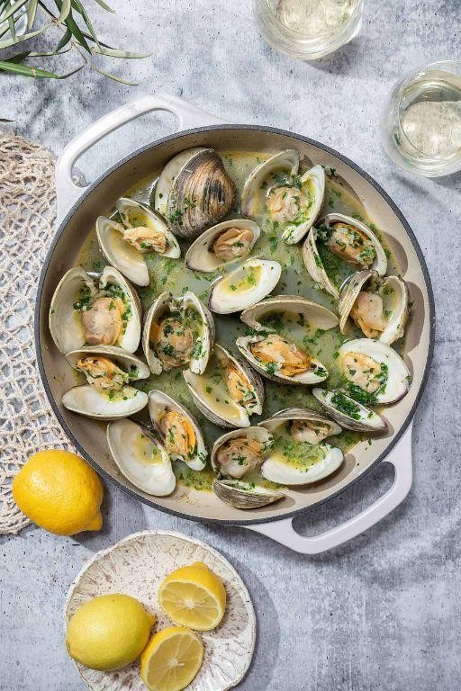 White Wine and Herb Steamed Clams