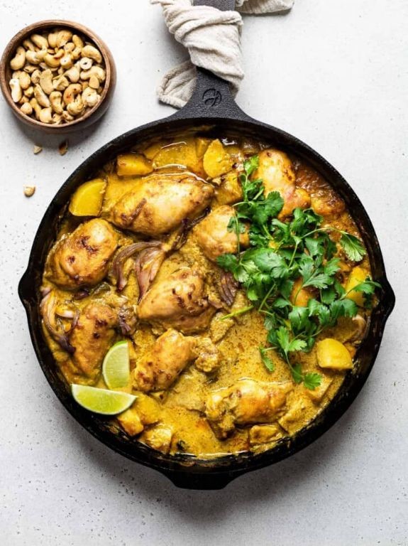 Yellow Curry Chicken Thighs with Turmeric