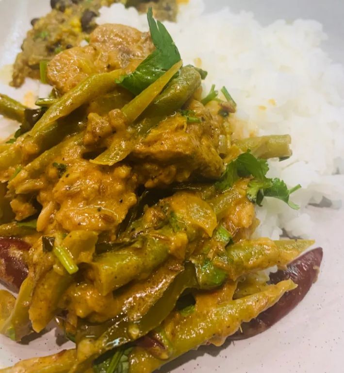 Yellow Curry with Pork and Green Beans