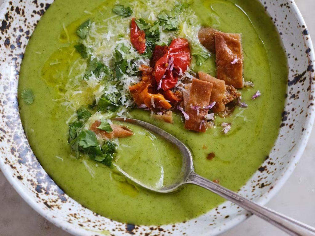 Zucchini and Spinach Detox Soup