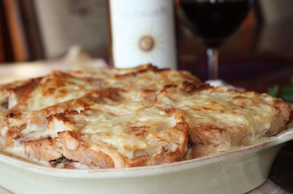 Zuppa Gallurese (Layered Bread and Cheese Soup)