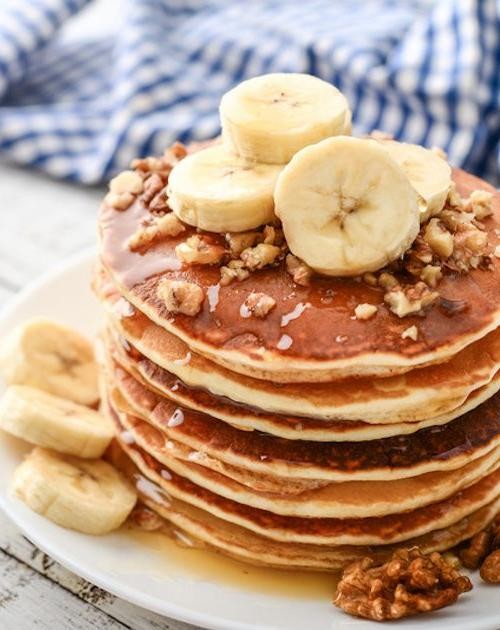 4-Ingredient Banana Pancakes
