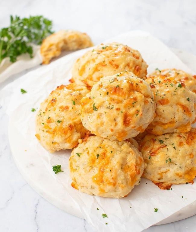 4-Ingredient Cheddar Biscuits