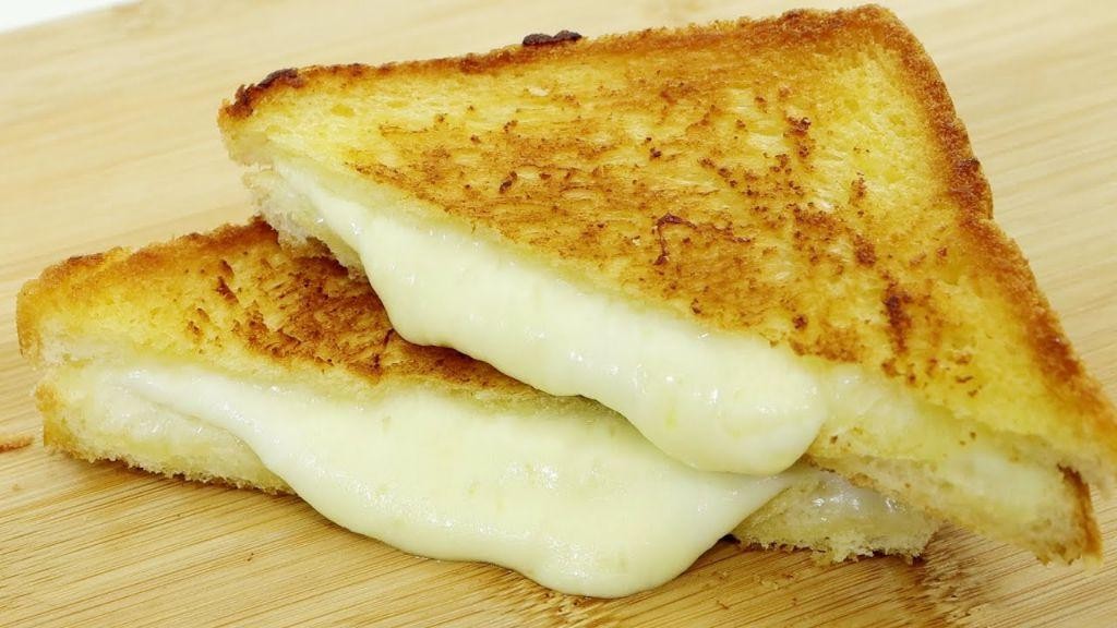 5 Minute Grilled Cheese Sandwich