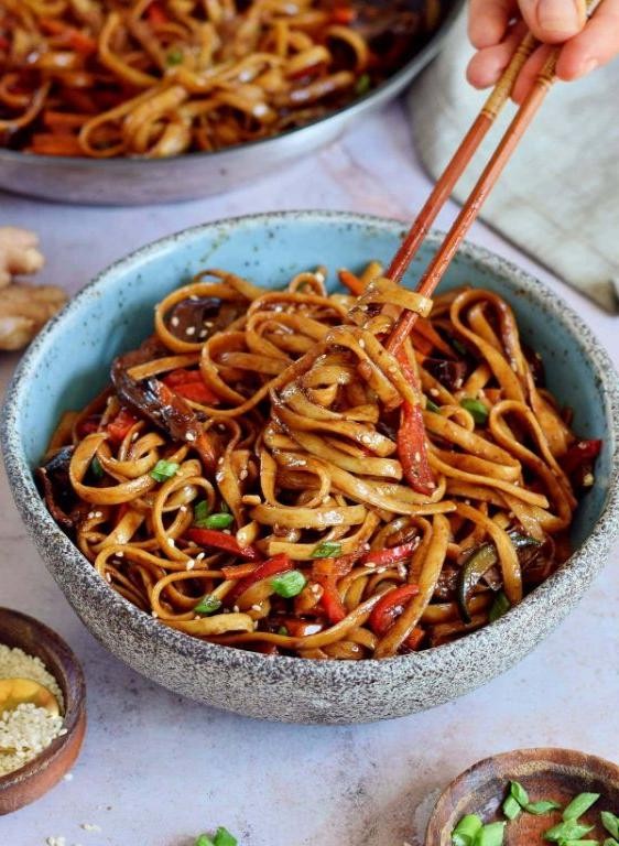 5 Minute Stir-Fried Noodles with Veggies