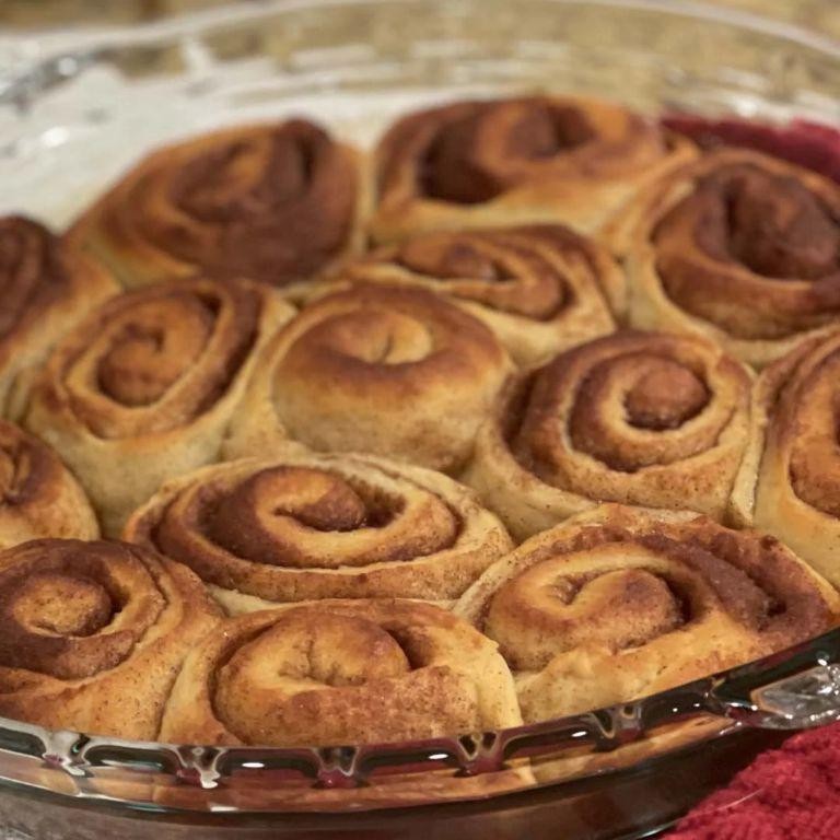 Allulose Cinnamon Rolls