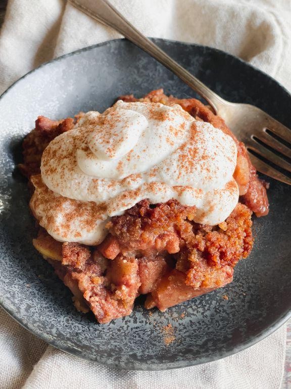 Allulose-Sweetened Apple Crisp