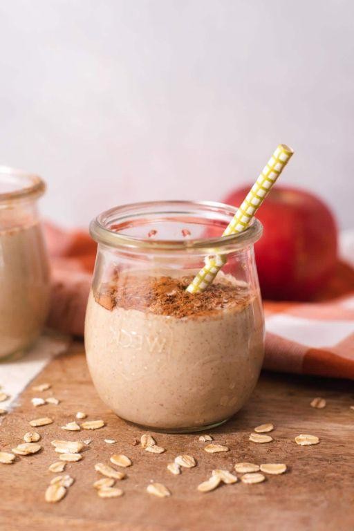 Apple Cinnamon Oat Smoothie