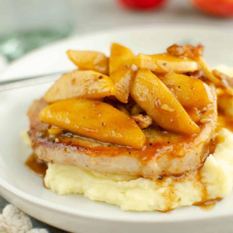 Apple Cinnamon Pork Chops