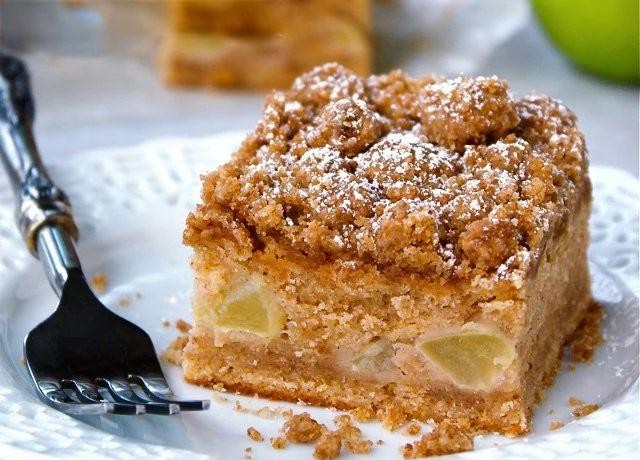 Apple Crumble with Cinnamon Streusel