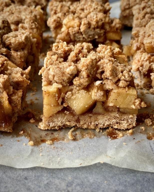 Apple Oatmeal Bars