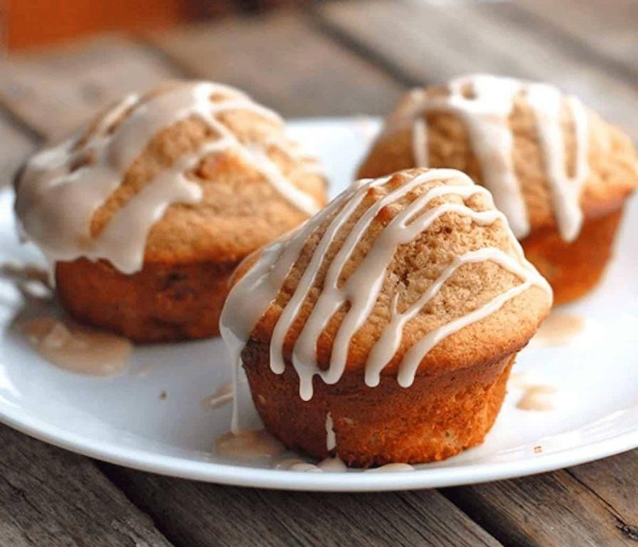 Apple Pie Muffins with Vanilla Glaze