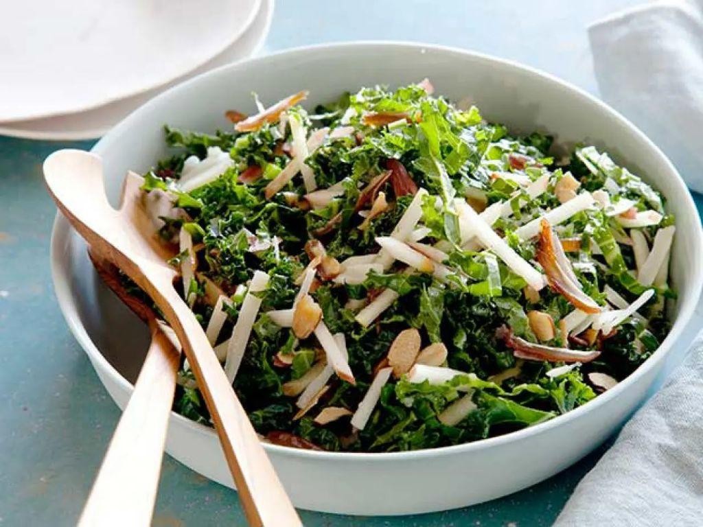 Apple and Kale Detox Salad