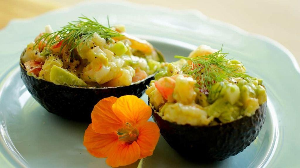 Avocado and Shrimp Salad Cups