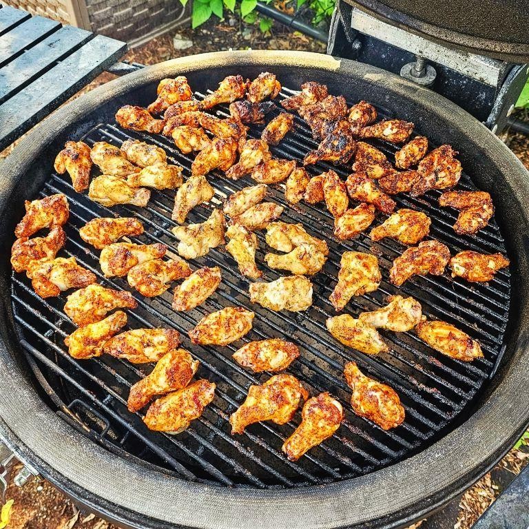 BBQ Stove-Grilled Chicken Wings