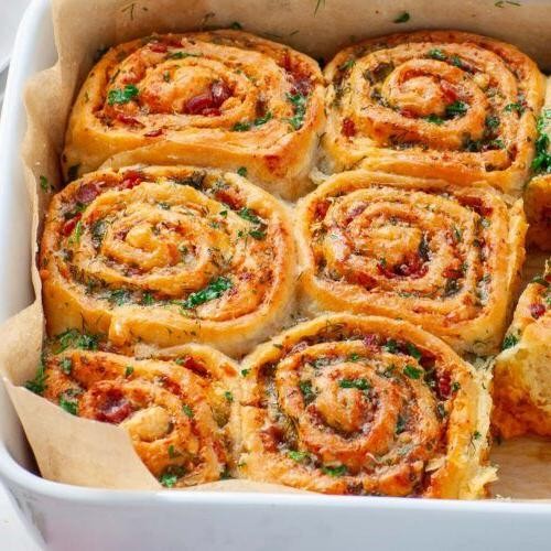 Bacon and Cheddar Dinner Rolls