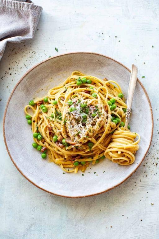 Bacon and Pea Carbonara Sauce